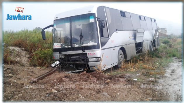طبرقة : إصابة 6 أشخاص في انزلاق حافلة