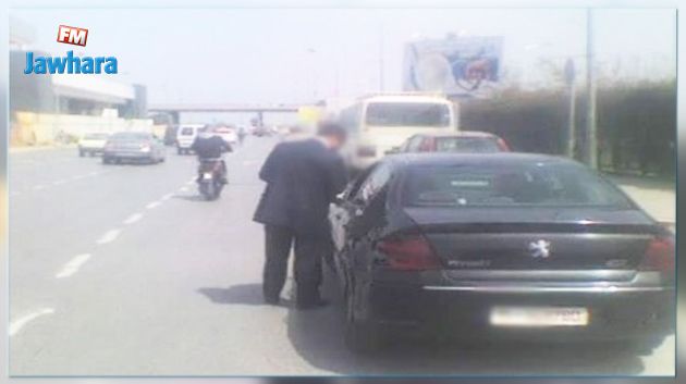 سيارة إدارية تابعة لإطار سام بالدولة تتسبب في حادث مرور