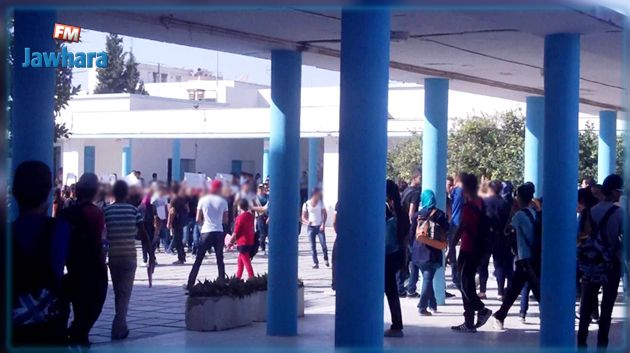 بوسالم : تواصل احتجاجات التلاميذ لليوم الثاني مطالبة بالعودة إلى نظام الثلاثي