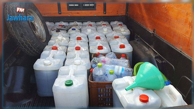 ضبط كميات من زيت الزيتون المغشوش تباع في الأحياء في أوعية غير صحية