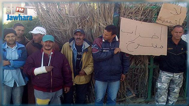 الوسلاتية : عمال الحضائر يهدّدون بانتحار جماعي