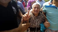 احتجاج عدد من المتضررين ببهو الولاية تزامنا مع زيارة رئيس الحكومة لمقر ولاية نابل
