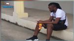 لاعب النادي البنزرتي ابراهيما واتارا يتابع لقاء النجم و استاد ابيدجان