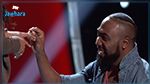 حادث طريف يفسد طلب زواج على مسرح The voice (فيديو)