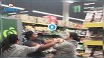 شاهد : شجار وعنف بين 3 نساء في متجر  بسبب أزمة  نفاذ الورق الصحي في استراليا 