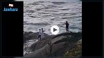 شاهد: كاد أن يبتلعهما البحر بسبب صورة زفاف