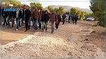 القصرين : عمال الحضائر يتوجهون إلى الحدود الجزائرية 