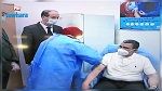الوزير الأول الجزائري يتلقى اللقاح الروسي ضد كورونا (فيديو)