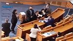 فوضى داخل البرلمان خلال افتتاح الجلسة العامة (فيديو) 