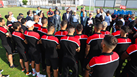 الرؤساء السابقون للنجم يحفوزن اللاعبين قبل لقاء الغد ضد الترجي ضمن الدور 16 لكأس تونس