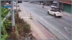 بسرعة جنونية وسط الطريق: سيارة ذاتية القيادة تفقد السيطرة ( فيديو)