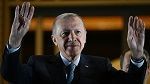 أردوغان يختتم جولته الخليجية بزيارة الإمارات