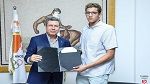 اللجنة الوطنية الاولمبية التونسية تكرم البطل العالمي ايوب الحفناوي