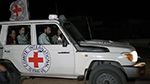 مُحتجزة إسـ.ـرائيلية مُفرج عنها: 'الحراس الذين أسرونا كانوا يحموننا بأجسادهم من القصف'