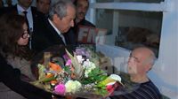 محمد الناصر و برنار كازنوف في زيارة لجرحى هجوم باردو