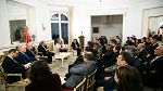  رئيس الحكومة يلتقي بأفراد من الجالية والكفاءات التونسية المقيمة بفرنسا
