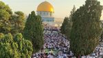 دون احتفال.. 60 ألف فلسطيني يقيمون صلاة العيد  بالمسجد الأقصى