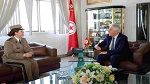 وزير الدفاع يكرّم الرائد أحلام الدوزي 