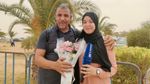 عَلِمَ بنجاح ابنته وهو في الحجّ: بالأحضان والورود إسراء نصيب صاحبة معدل 20٫01 تستقبل والدها (فيديو)