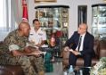 وزير الدفاع الوطني يلتقي آمر القيادة العسكرية 
