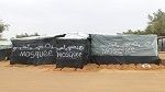  مخيم الأفارقة جنوب الصحراء بالعامرة: صيدلية وجامع وحلاق ومواد غذائية وفضاء لعرض الأفلام! (صور وفيديو)