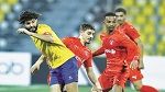 الدوري القطري: الفرجاني ساسي يتعرض لاصابة في مباراة الدحيل 