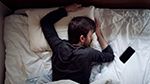 كم عدد ساعات النوم التي يحتاج إليها الإنسان في كل مرحلة عمرية؟