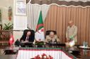 خلال زيارة عمل الى الجزائر.. وزير الدفاع يوقع على اتفاقية تعاون دفاعي بين البلدين