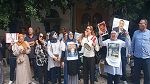 تزامنا مع جلسة عن بُعد ... وقفة أمام المحكمة الإبتدائية بالعاصمة لعائلات الموقوفين في قضية التآمر