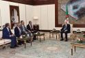الرئيس الجزائري يستقبل رئيس مجلس الجهات والأقاليم (فيديو)