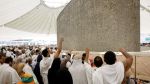 الحجاج يبدأون أوّل أيام التشريق برمي الجمرات في مِنَى