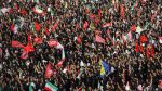 الإيرانيون يتوافدون على طهران لحضور مراسم جنازة خامنئي