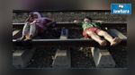  مرضى في أندونيسيا يستلقون على سكة القطار أملا في الشفاء!