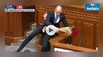 بعد إبعاد رئيس الحكومة الأوكراني بالقوّة عن المنبر : عنف وفوضى داخل البرلمان