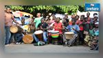 الطوغوليون يحتفلون بيوم الموسيقى أمام نزل المنتخب الوطني لكرة القدم 