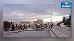 القصرين : أهالي خمودة يحتجّون ويغلقون الطريق