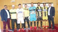 النادي البنزرتي: تقديم الازياء الجديدة للفريق خلال الندوة الصحفية