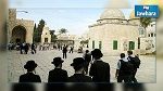يهود متطرفون يقتحمون ساحات المسجد الأقصى