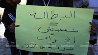إحتجاج عدد من عمال وحدة فندقية بالقنطاوي بعد قرار غلقها   