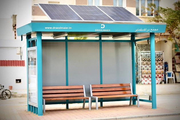 Smart Bus Stop by DRÄXLMAIER (1).JPG