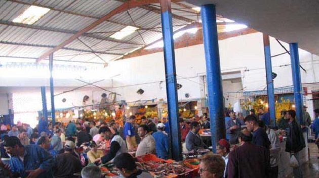 Monastir : Des commerçants du marché central protestent contre les pratiques du président de la municipalité 