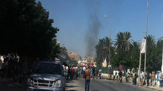 Nabeul : Des protestataires bloquent la route à Slimane 