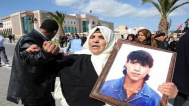 Les familles des martyrs refusent la subvention annoncée par Ali Laârayedh