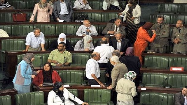 Plénière sous haute tension après l'adoption de l'article 73