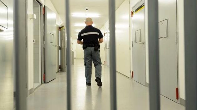 Un prisonnier tunisien en Suisse se pend dans sa cellule