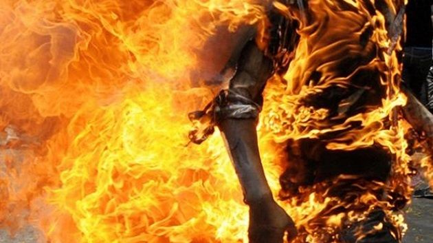 Ariana : Un homme s'immole par le feu