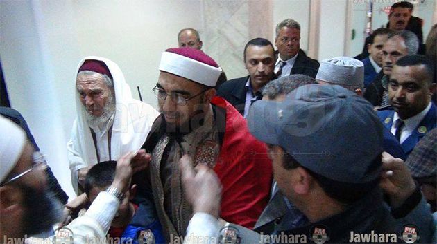Tunisie : Bousculades à l’accueil de Béchir Belhassan à l’aéroport de Monastir