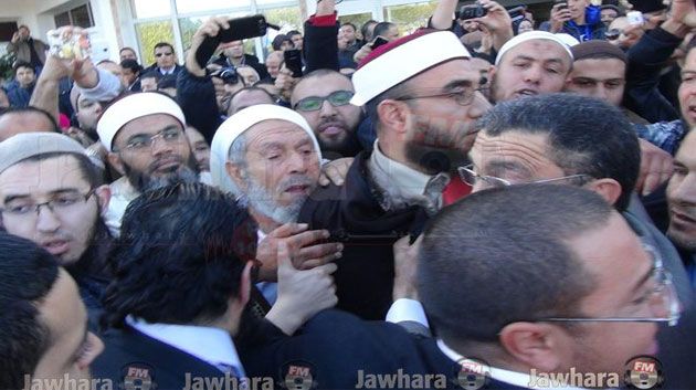 Bousculades à l’accueil de Béchir Belhassan à l’aéroport de Monastir