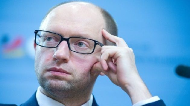 Ukraine – Présidence : Viktor Ianoukovitch destitué, Arseni Iatseniouk le remplace