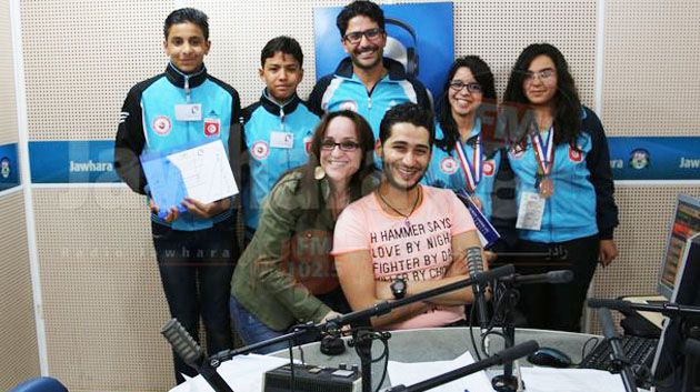 Les membres de l'Association pour l'avenir des sciences et de la technologie invités d'Abdessalem dans Happy Days